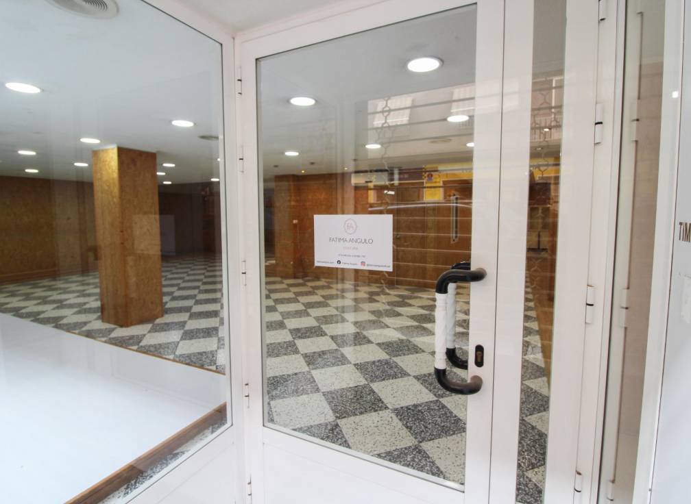 Alquiler - Local comercial - Elche - Sector Quinto