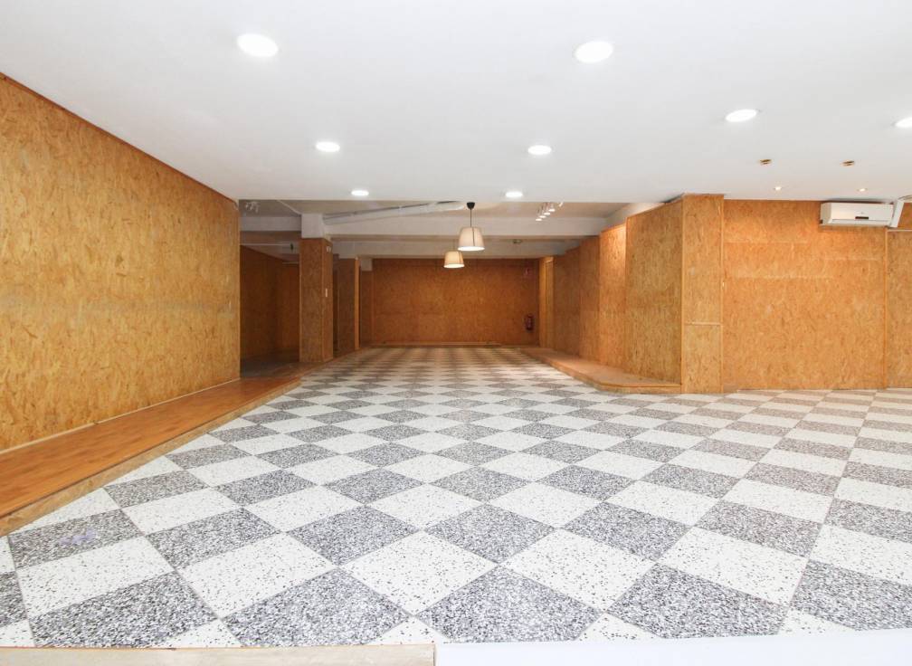 Alquiler - Local comercial - Elche - Sector Quinto