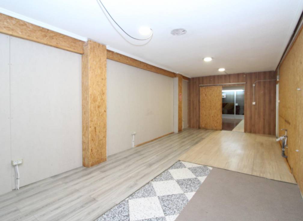 Alquiler - Local comercial - Elche - Sector Quinto