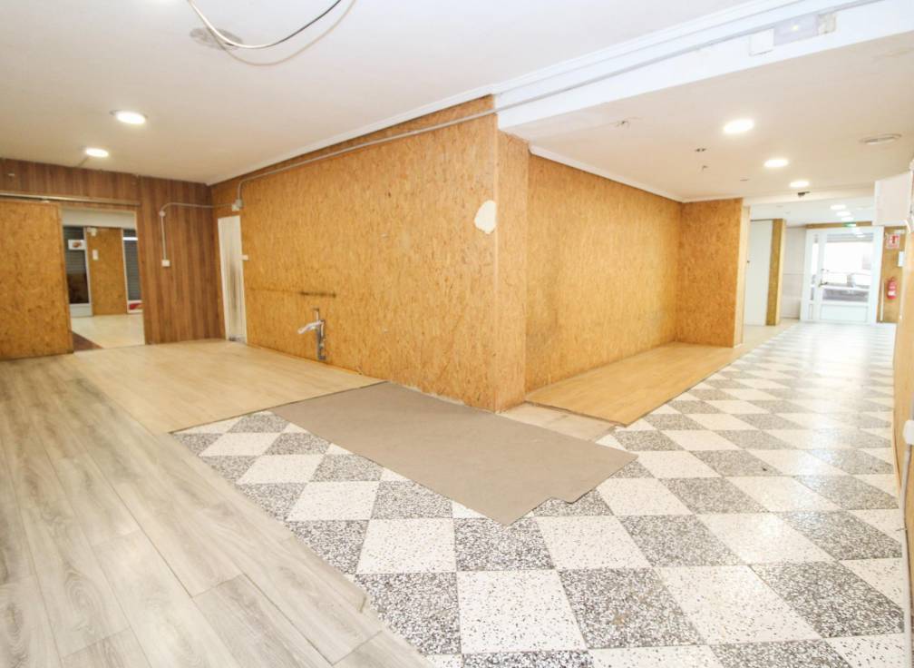Alquiler - Local comercial - Elche - Sector Quinto