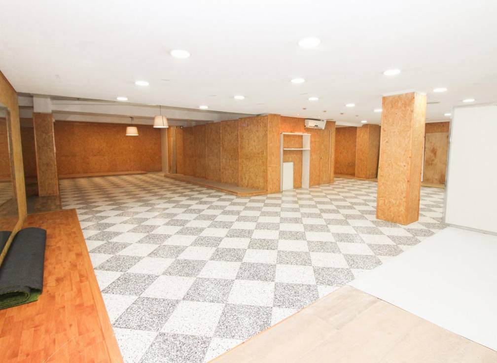 Alquiler - Local comercial - Elche - Sector Quinto