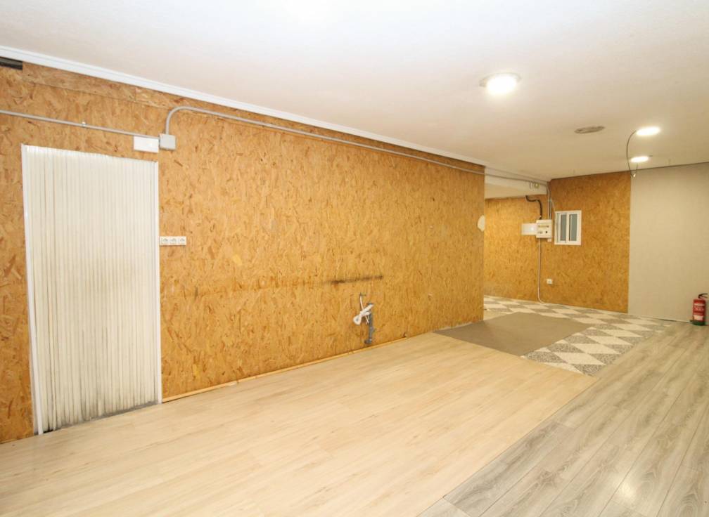 Alquiler - Local comercial - Elche - Sector Quinto