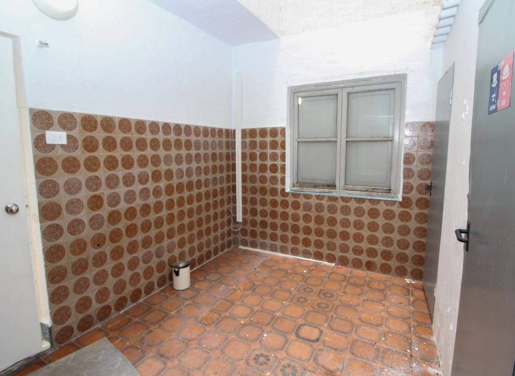 Alquiler - Local comercial - Elche - Sector Quinto