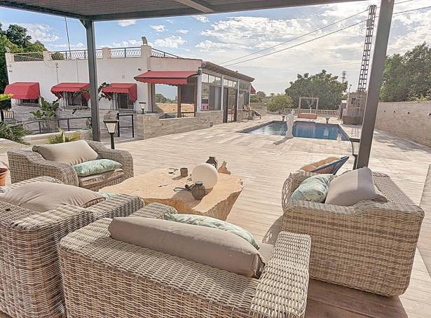 Chalet - Segunda mano - Torrellano - V-301