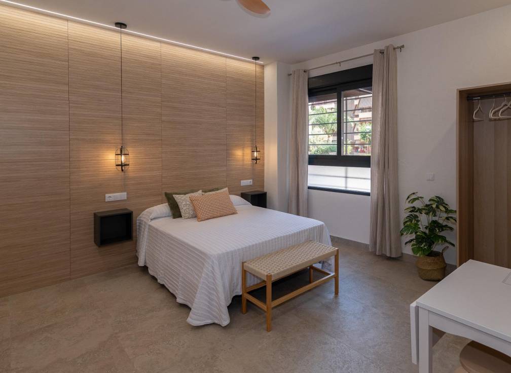 Obra nueva - Negocio - Santa Pola - Playa Levante