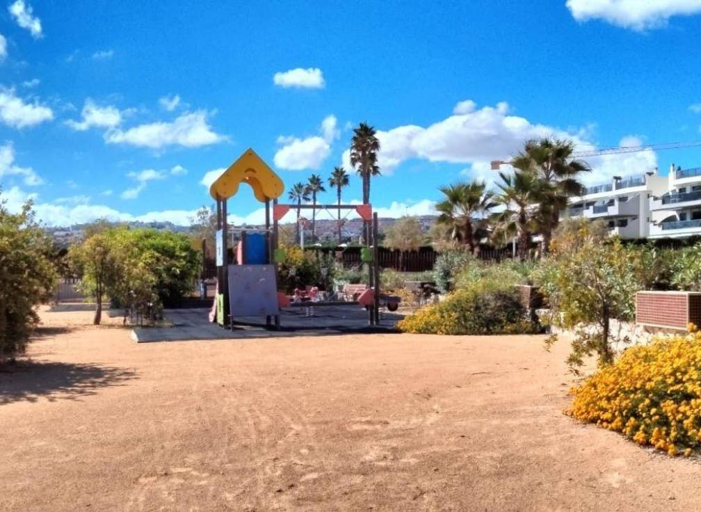 Resale - Apartment - Arenales del Sol - Calle albacete