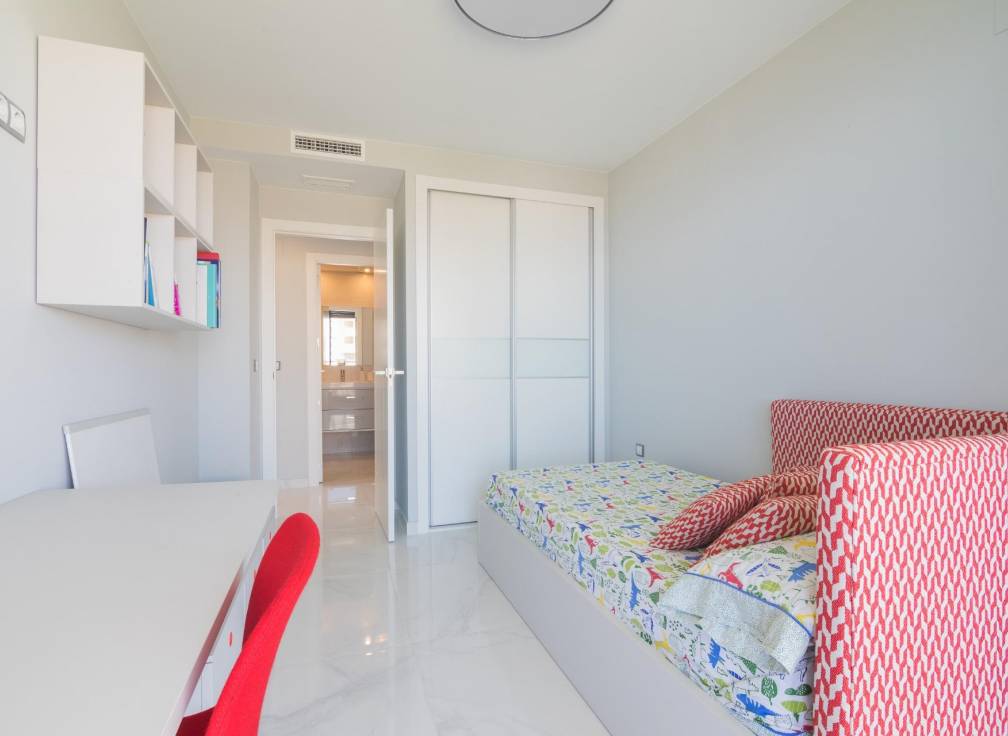 Resale - Apartment - Arenales del Sol - Calle valladolid