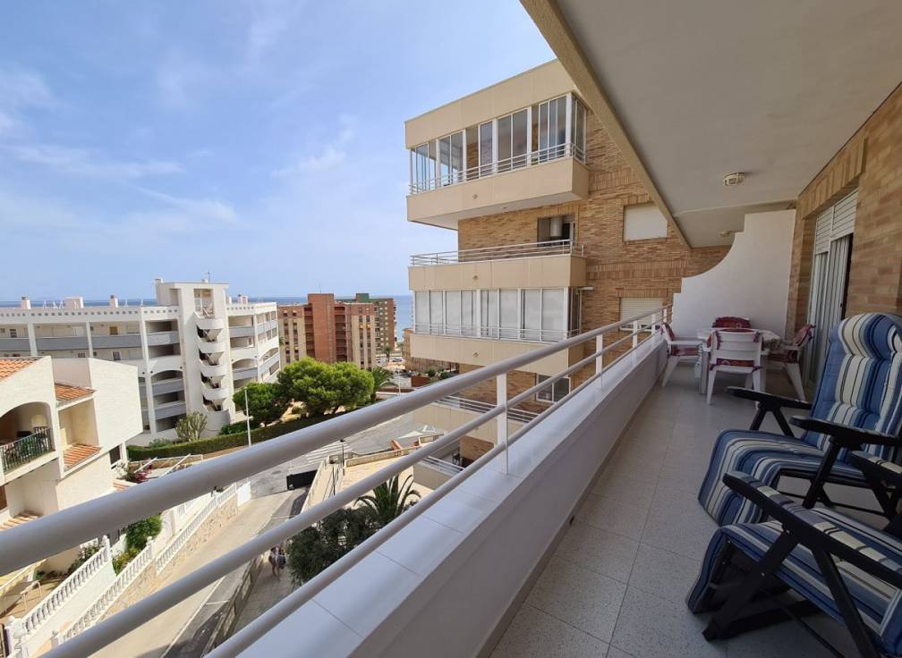 Resale - Apartment - Arenales del Sol - Segunda linea playa