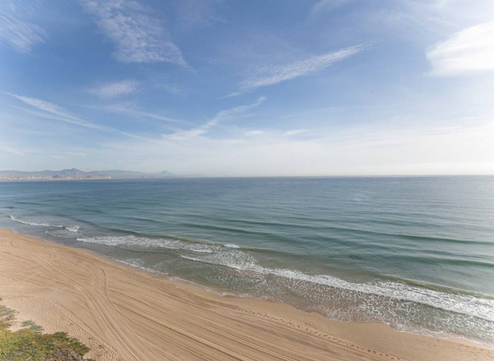 Resale - Apartment - Arenales del Sol - Zona paseo maritimo