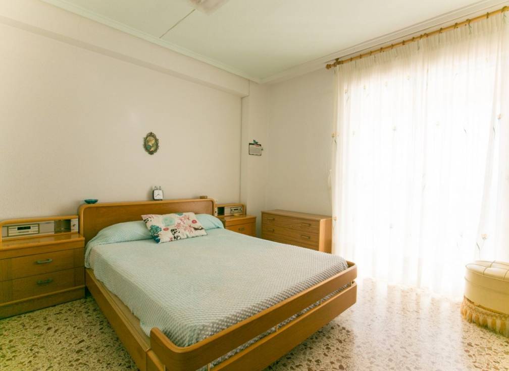 Resale - Apartment - Arenales del Sol - Zona paseo maritimo