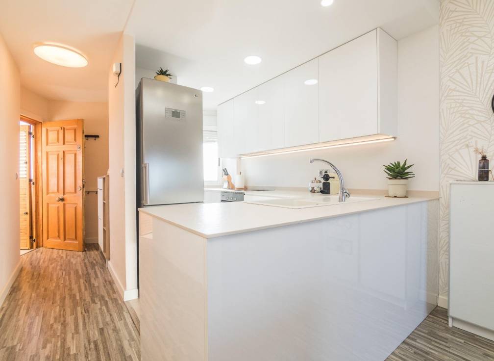 Resale - Apartment - Arenales del Sol - Zona paseo maritimo