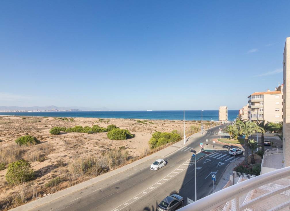 Resale - Apartment - Arenales del Sol - Zona paseo maritimo