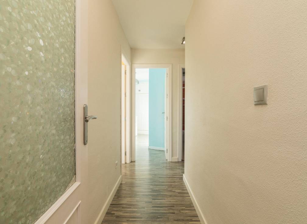 Resale - Apartment - Arenales del Sol - Zona paseo maritimo