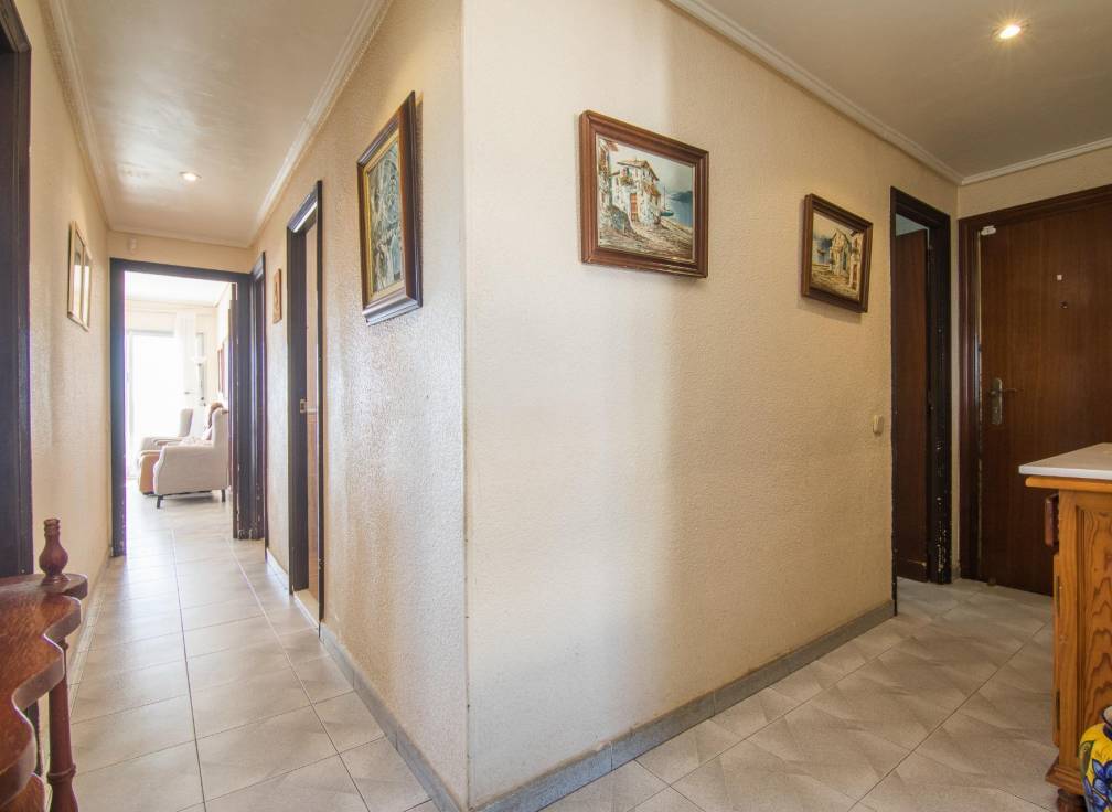 Resale - Apartment - Santa Pola - Centro