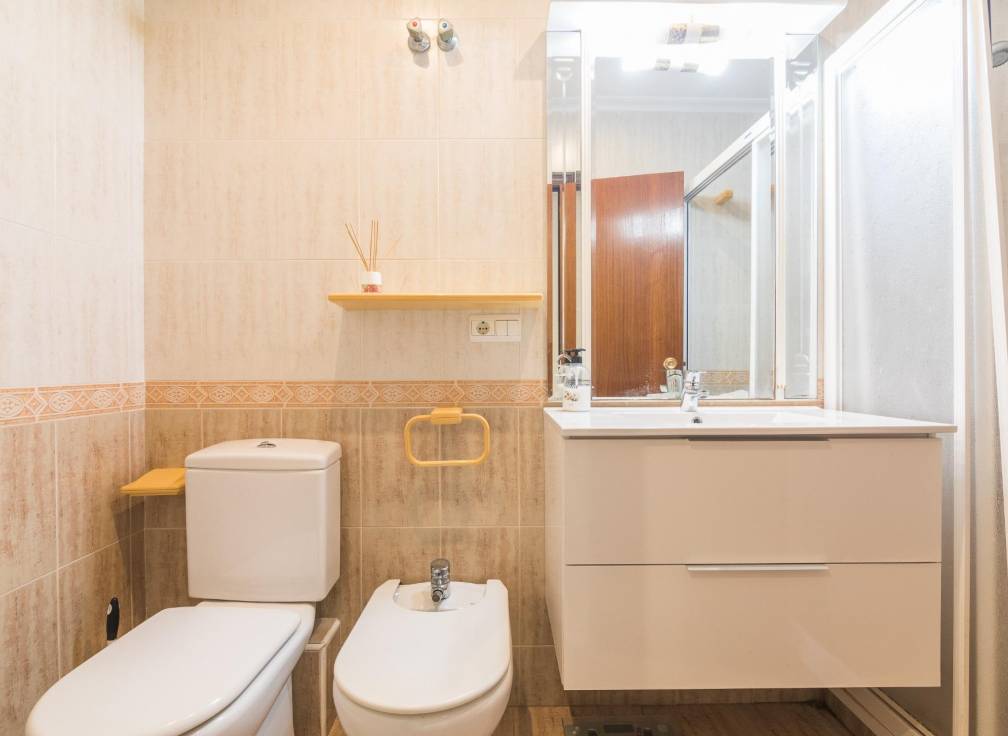 Resale - Apartment - Santa Pola - Centro