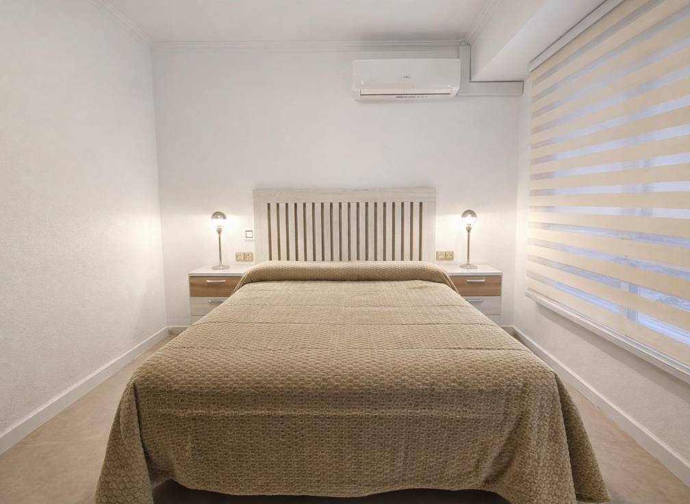 Resale - Apartment - Santa Pola - Centro