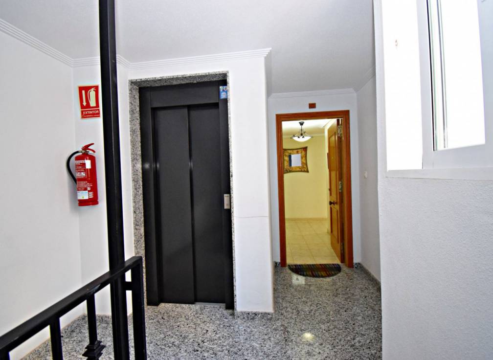 Resale - Apartment - Santa Pola - Centro