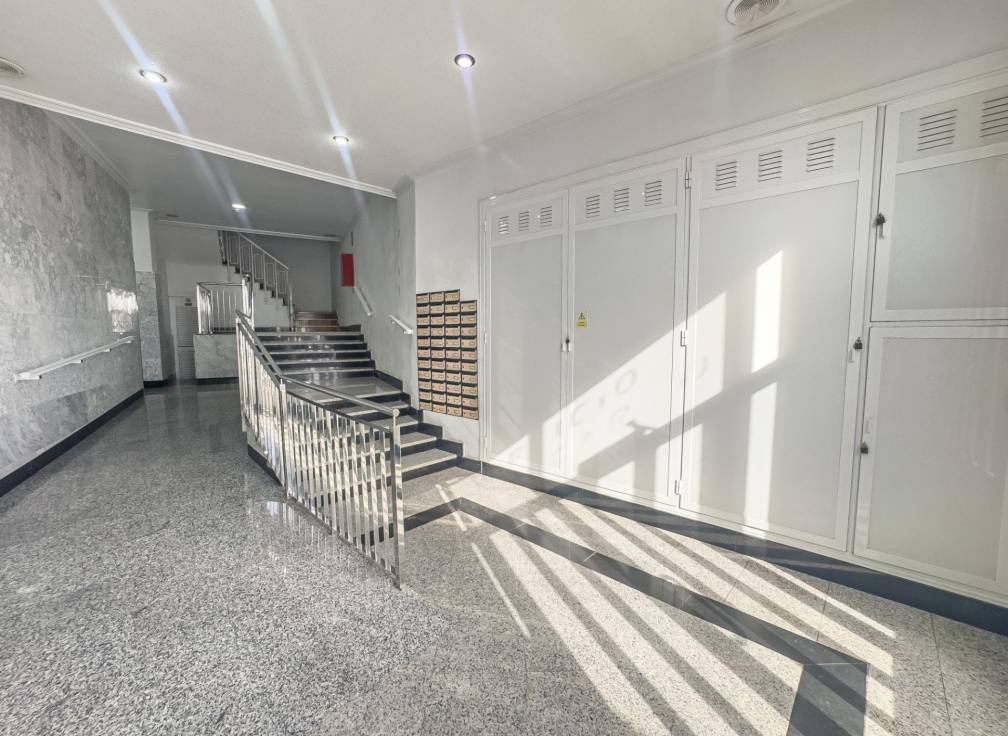 Resale - Apartment - Santa Pola - Playa Levante
