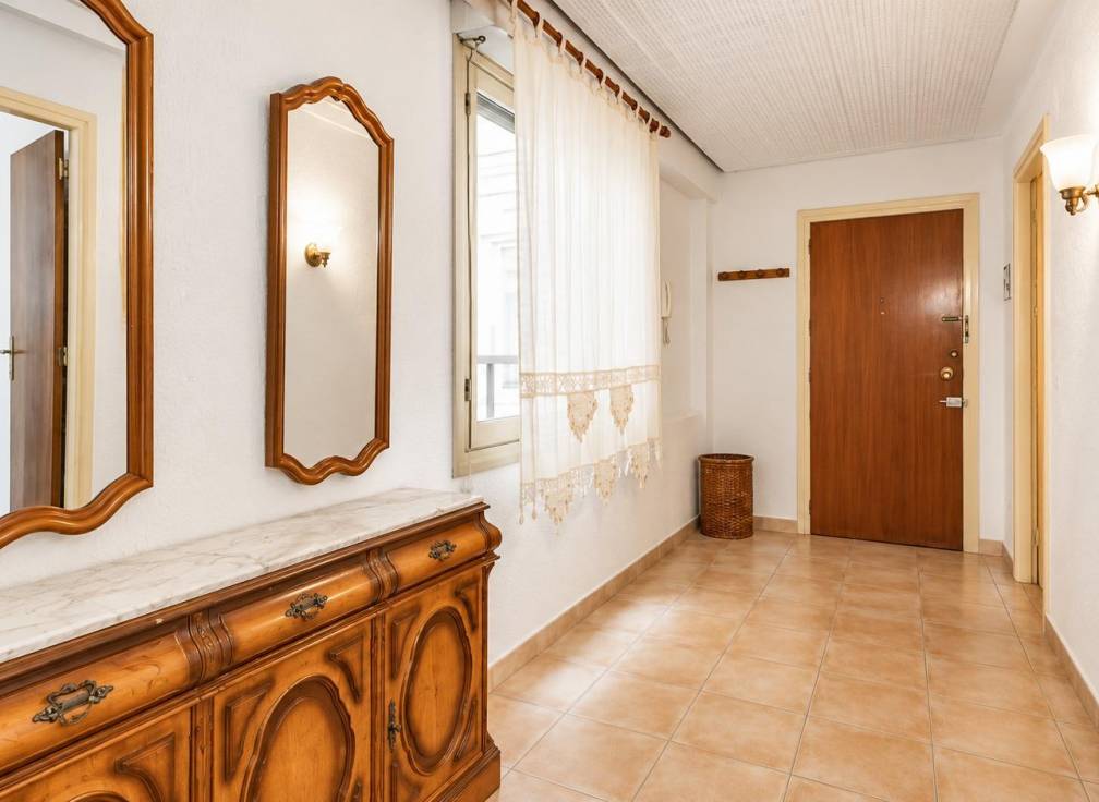 Resale - Apartment - Santa Pola - Playa Levante