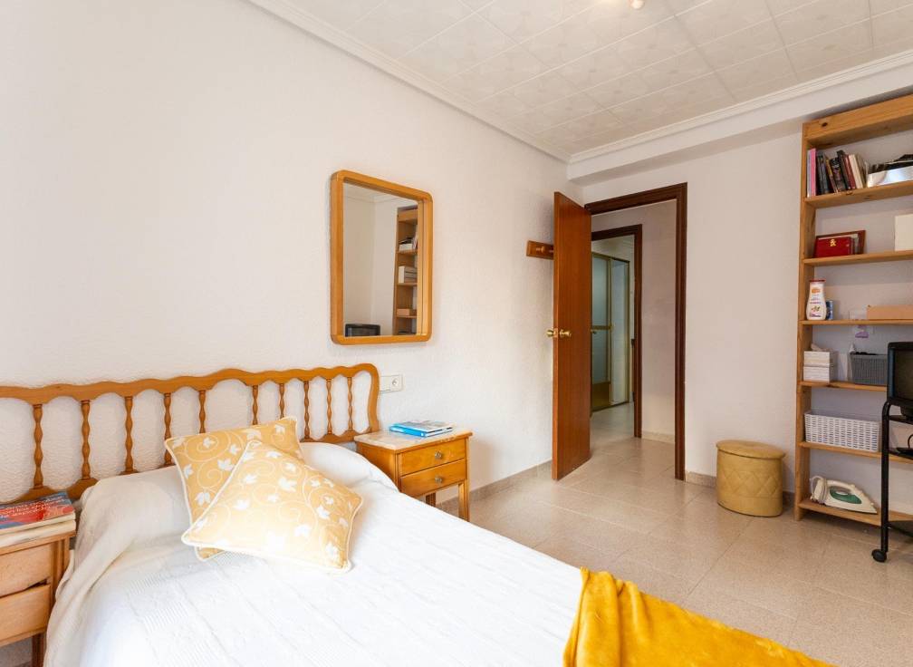 Resale - Apartment - Santa Pola - Santiago bernabeu