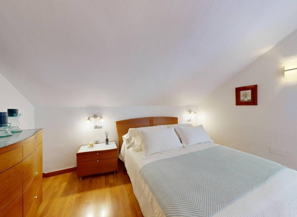 Resale - Apartment - Santa Pola - Santiago bernabeu