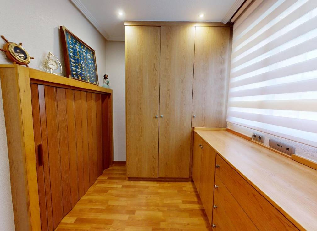 Resale - Apartment - Santa Pola - Santiago bernabeu