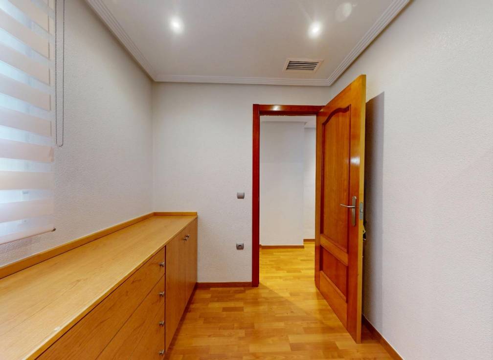 Resale - Apartment - Santa Pola - Santiago bernabeu