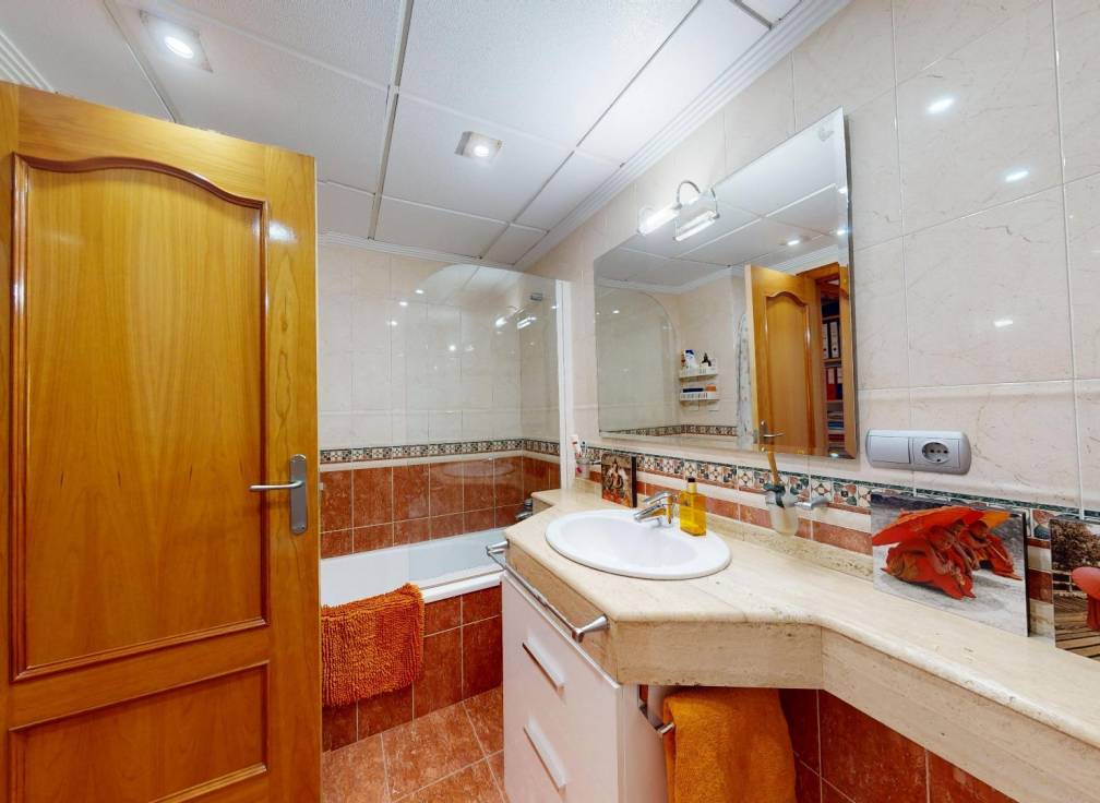 Resale - Apartment - Santa Pola - Santiago bernabeu