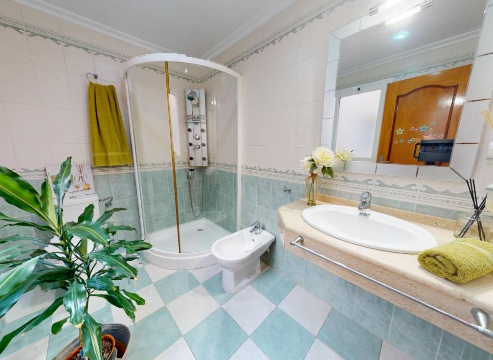 Resale - Apartment - Santa Pola - Santiago bernabeu