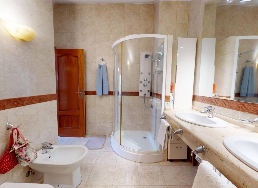 Resale - Apartment - Santa Pola - Santiago bernabeu