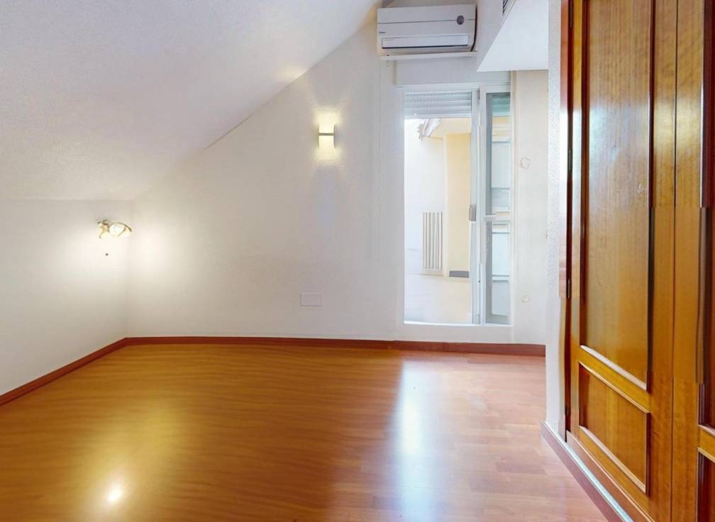 Resale - Apartment - Santa Pola - Santiago bernabeu