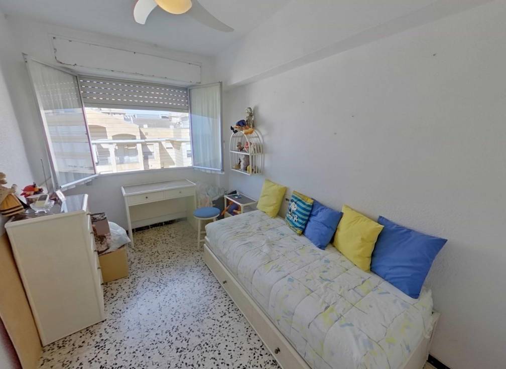 Resale - Apartment - Santa Pola - Santiago bernabeu