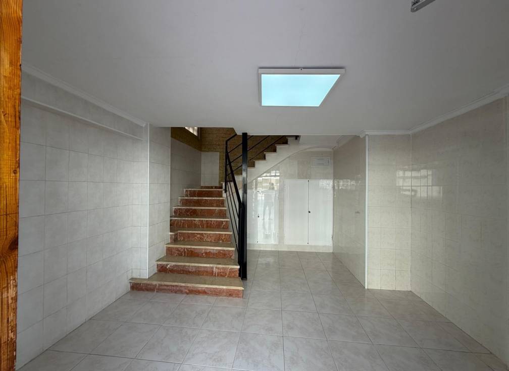 Resale - Apartment - Santa Pola - Santiago bernabeu