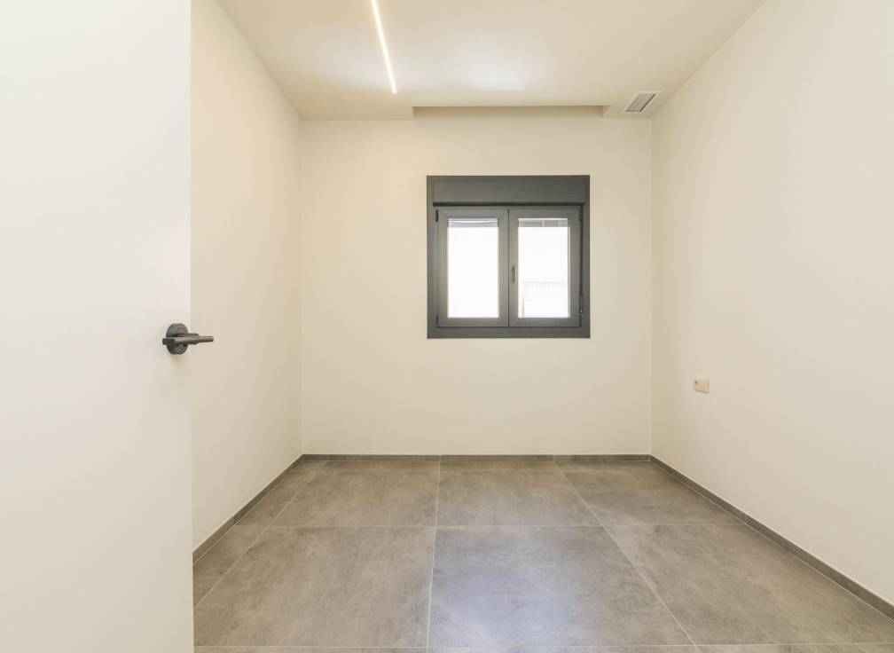 Resale -  - Elche - Raval - Puertas Coloradas