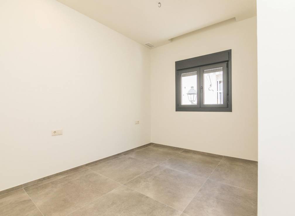 Resale -  - Elche - Raval - Puertas Coloradas