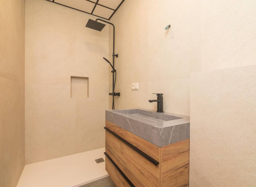 Resale -  - Elche - Raval - Puertas Coloradas