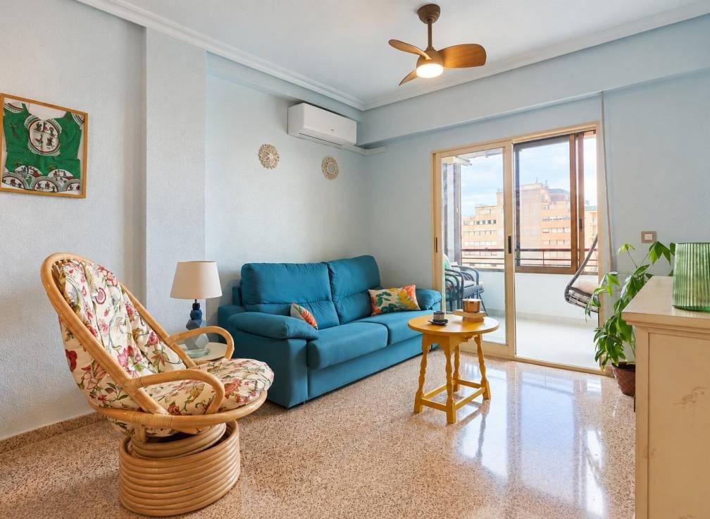 Resale - Flat - Arenales del Sol - Tercera linea playa