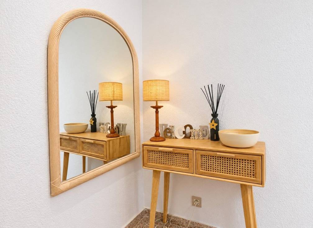 Resale - Flat - Arenales del Sol - Tercera linea playa