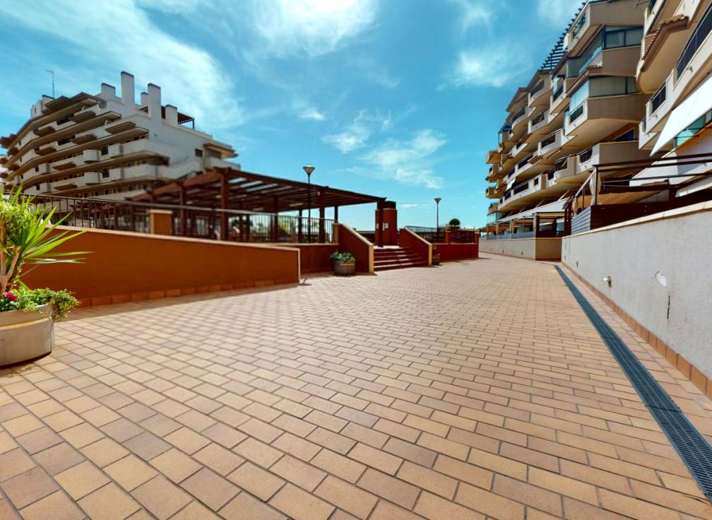Resale - Flat - Arenales del Sol