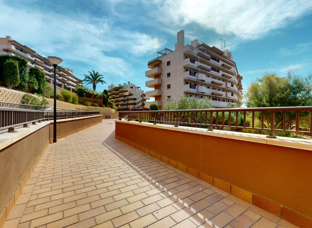 Resale - Flat - Arenales del Sol