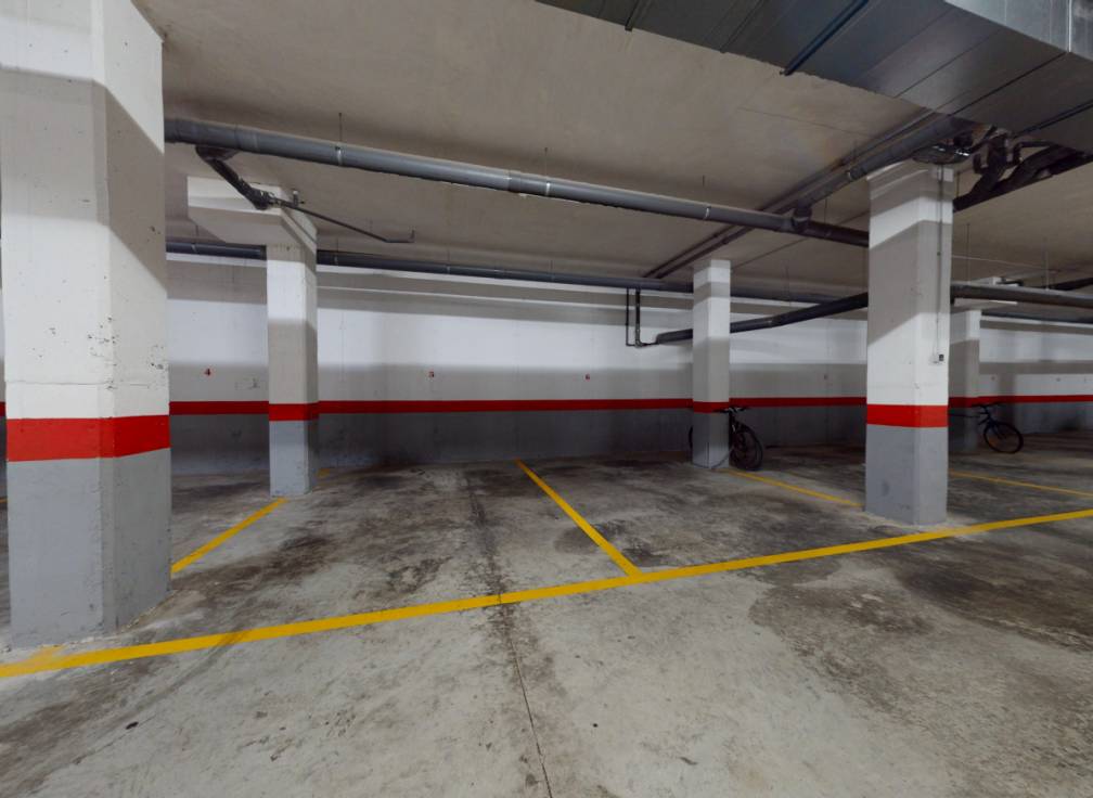 Resale - Flat - Arenales del Sol