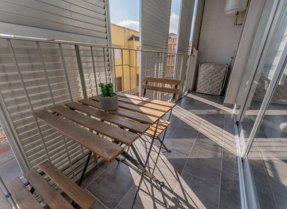 Resale - Flat - Dolores - Cervantes