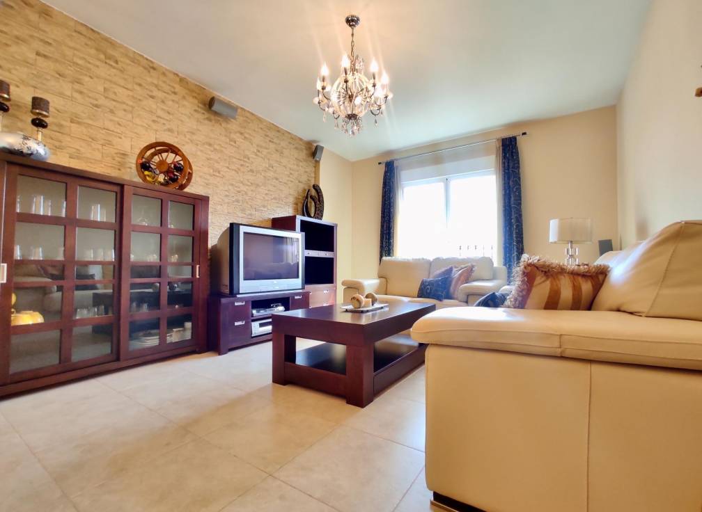 Resale - Flat - Dolores - pueblo