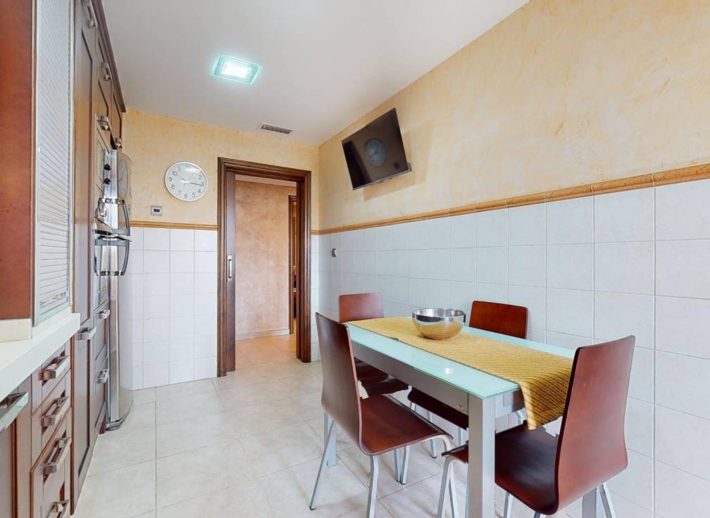 Resale - Flat - Dolores - pueblo