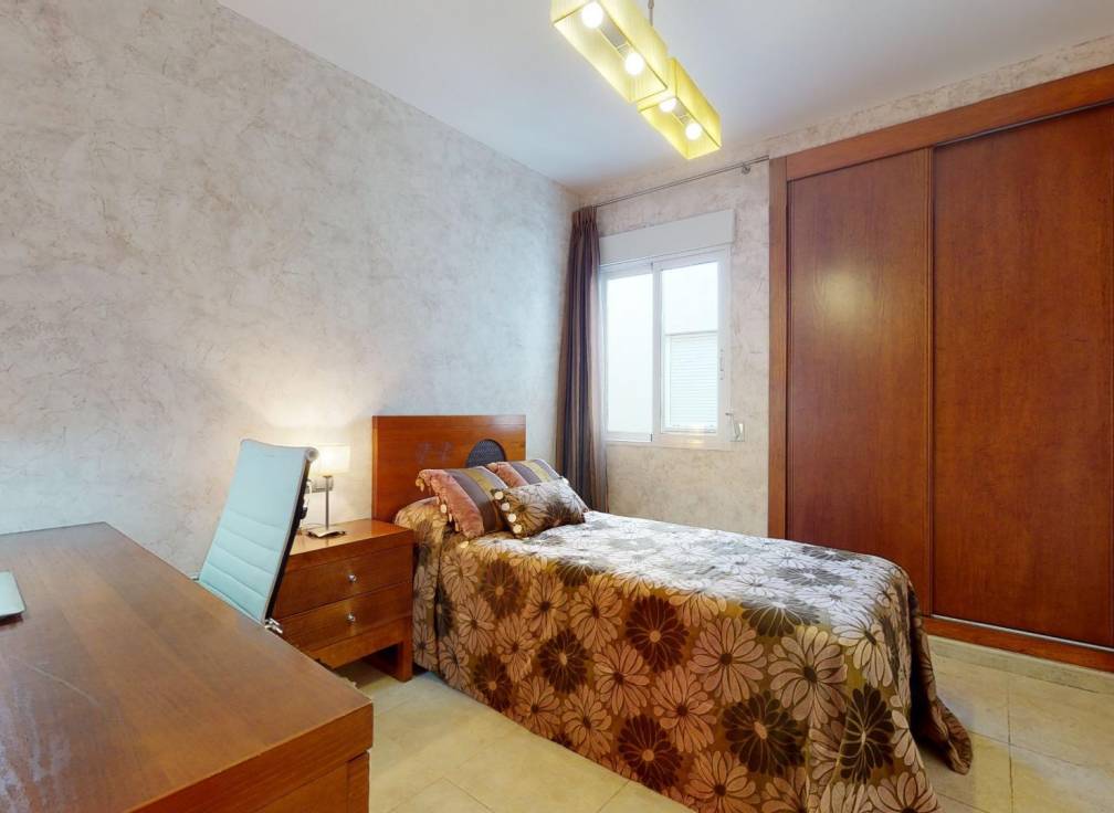 Resale - Flat - Dolores - pueblo