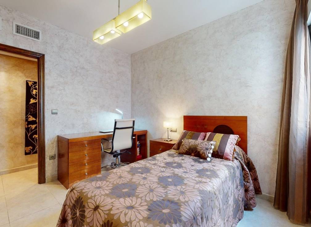 Resale - Flat - Dolores - pueblo