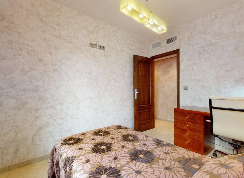 Resale - Flat - Dolores - pueblo