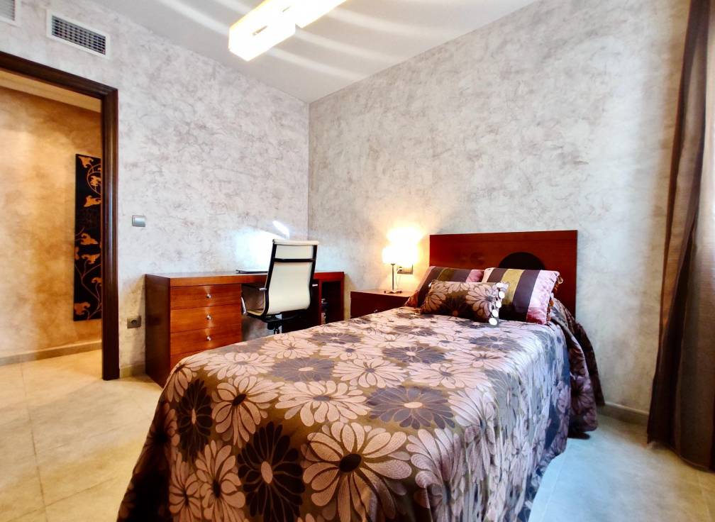 Resale - Flat - Dolores - pueblo