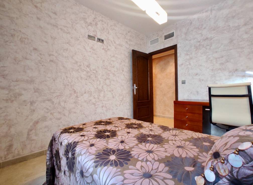 Resale - Flat - Dolores - pueblo