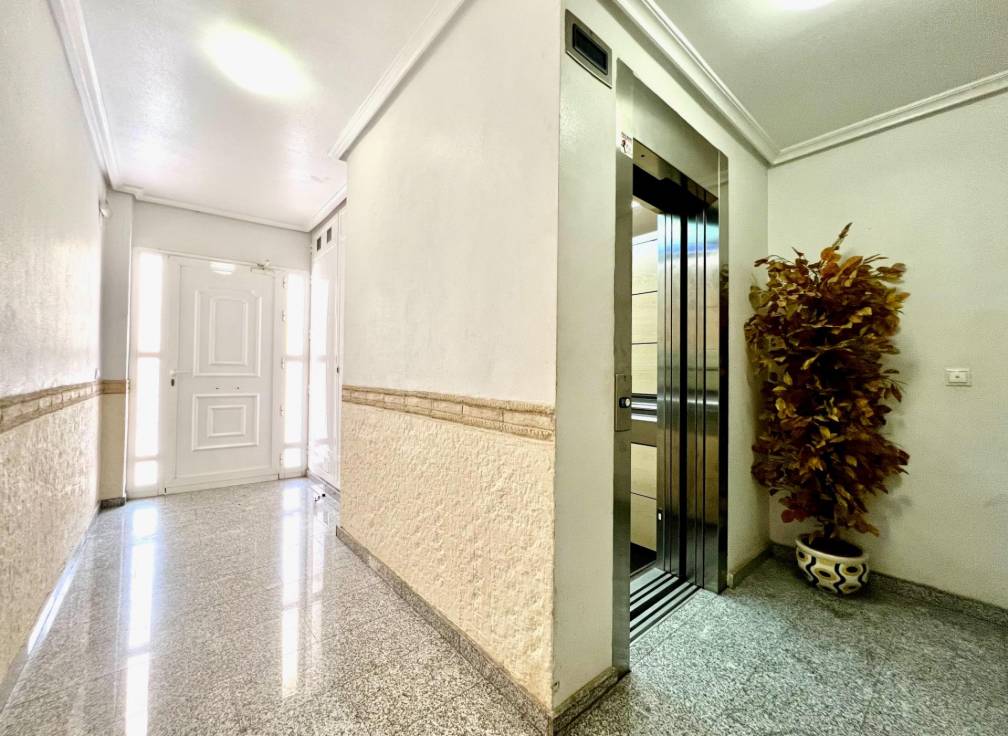 Resale - Flat - Dolores - pueblo